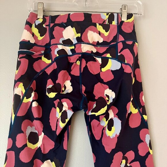 Sweaty Betty Blue Petal Leopard Print Floral Power 7/8 Length Leggings Size S - Picture 9 of 9